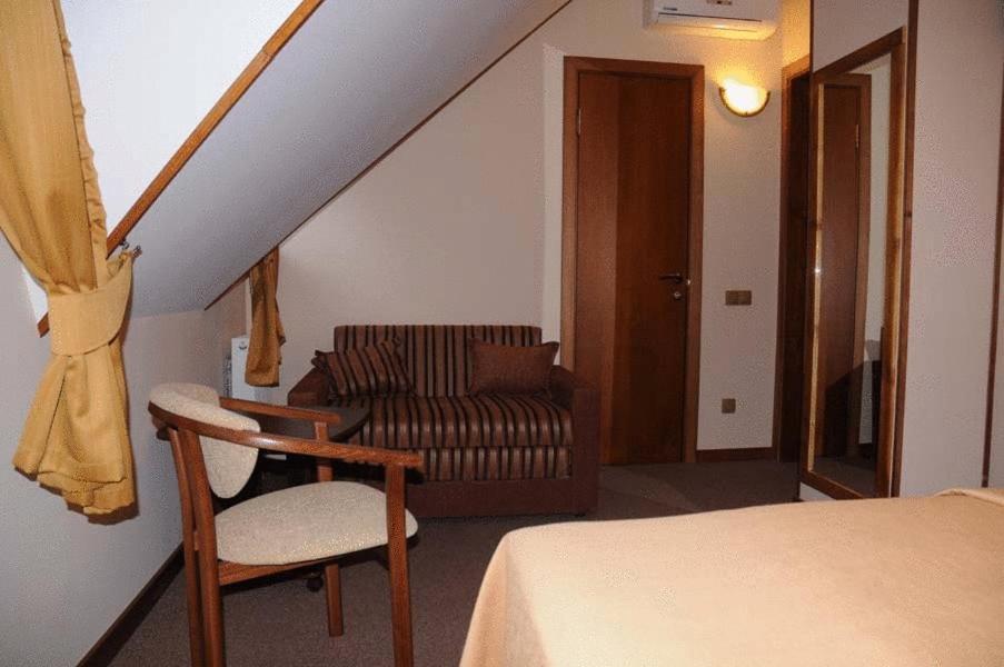 Kolyba House 3*